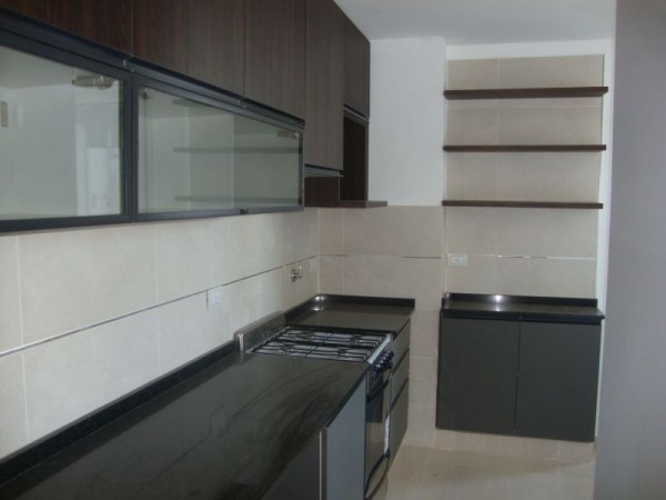 VENDO SEMI PISO TORRE CONDOR