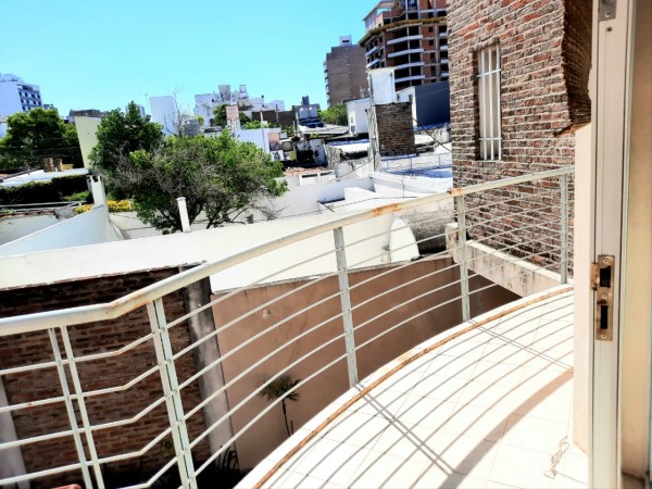 Vendo Casa de 2 plantas lista para entrar a vivir Zona Centro/Parque! 