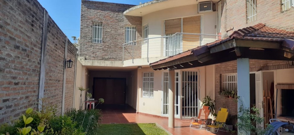 Vendo Casa de 2 plantas lista para entrar a vivir Zona Centro/Parque! 