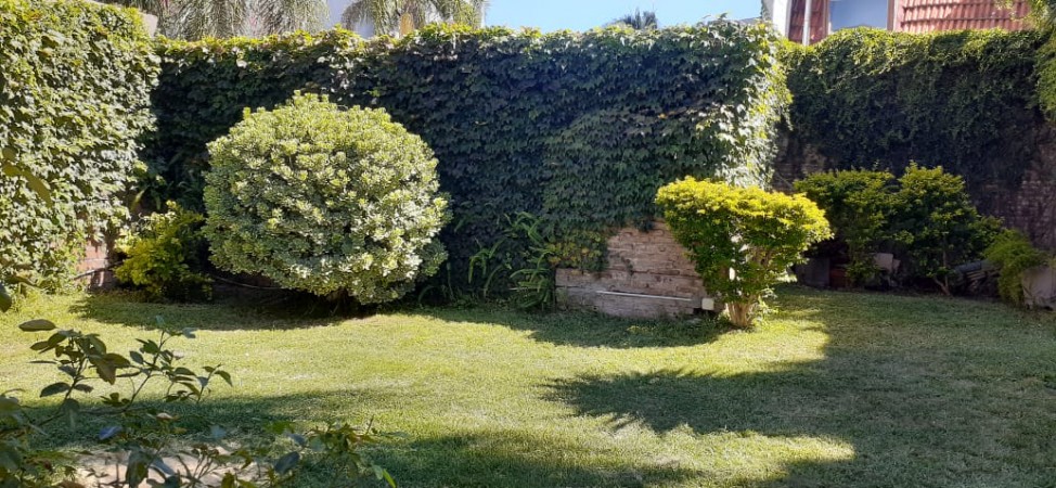 Vendo Casa de 2 plantas lista para entrar a vivir Zona Centro/Parque! 