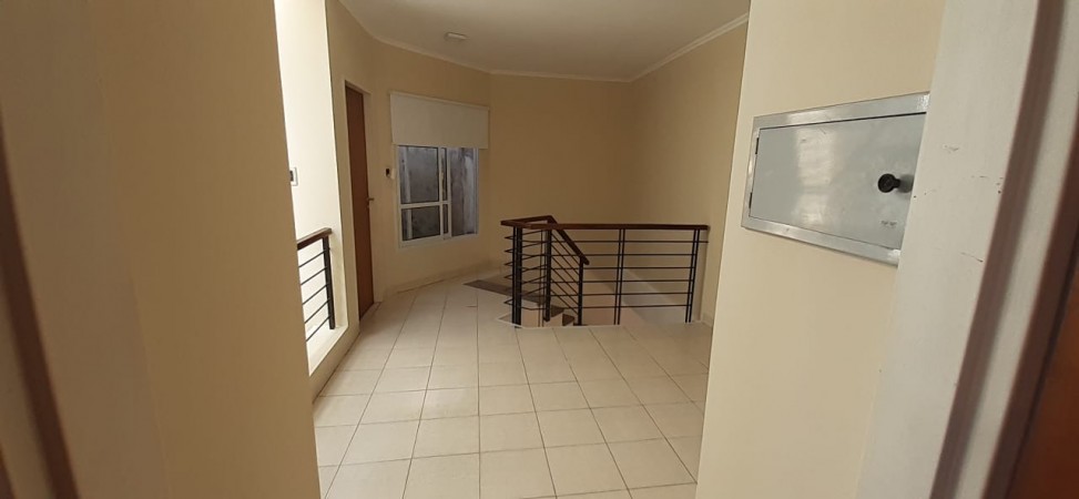 Vendo Casa de 2 plantas lista para entrar a vivir Zona Centro/Parque! 