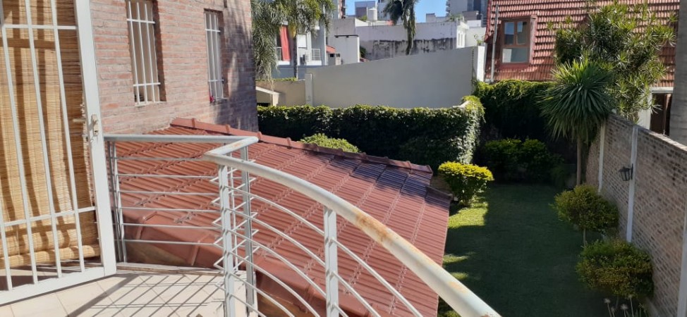 Vendo Casa de 2 plantas lista para entrar a vivir Zona Centro/Parque! 