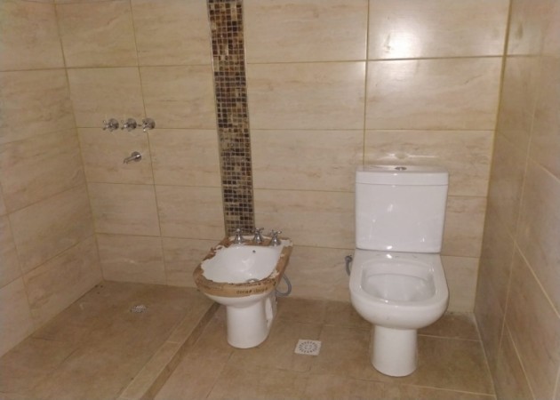 VENDO CASA A ESTRENAR PLANTA BAJA B° CERRADO AV. DE LAS AMERICAS!