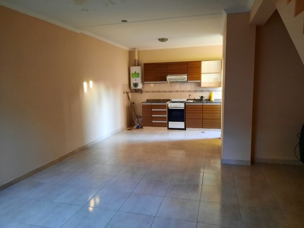 SE VENDE DUPLEX CON COCHERA ZONA CLUB NEUQUEN!