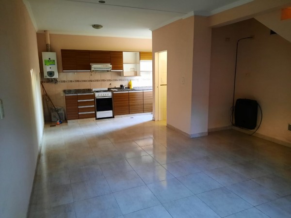 SE VENDE DUPLEX CON COCHERA ZONA CLUB NEUQUEN!