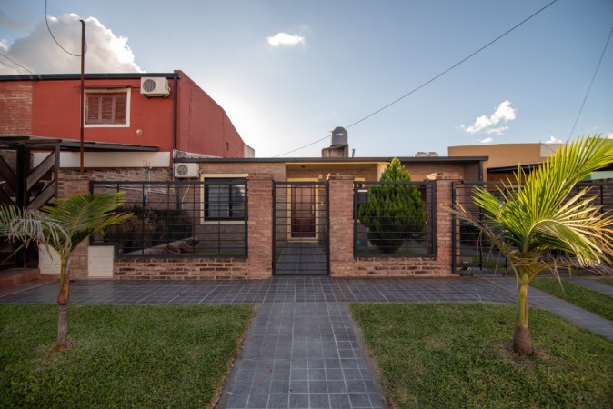 SE VENDE CASA ZONA PARQUE GAZZANO