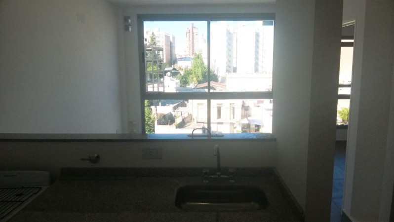 Vendo dpto 1 dorm. a metros de Casa de Gobierno y Peatonal !