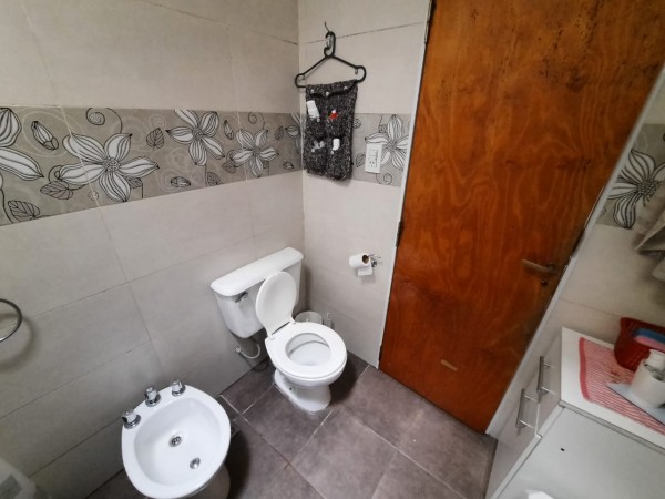 SE VENDE CASA 2 DORMITORIOS ZONA EX HIPODROMO