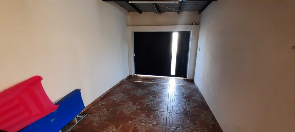 SE VENDE CASA 2 DORMITORIOS ZONA EX HIPODROMO