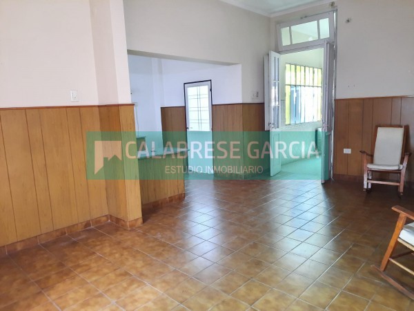 OPORTUNIDAD! SE VENDE CASA EN UNA PLANTA ZONA CENTRO