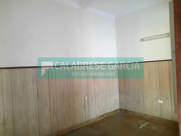 OPORTUNIDAD! SE VENDE CASA EN UNA PLANTA ZONA CENTRO