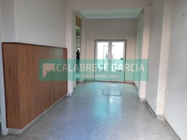 OPORTUNIDAD! SE VENDE CASA EN UNA PLANTA ZONA CENTRO