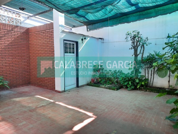 OPORTUNIDAD! SE VENDE CASA EN UNA PLANTA ZONA CENTRO