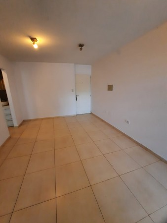 Vendo Dto 1 dormitorio con cochera y patio