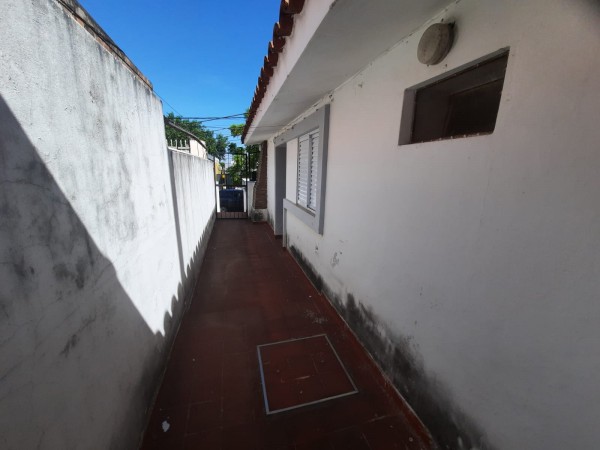 RETASADA VENDO CASA 2 DORMITORIOS CON COCHERA BARRIO SAN MARTIN