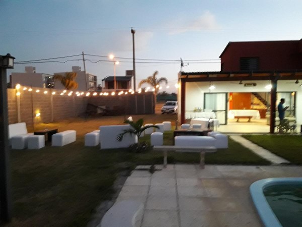 SE VENDE HERMOSA CASA MODERNA EN DOBLE TERRENO EN ORO VERDE