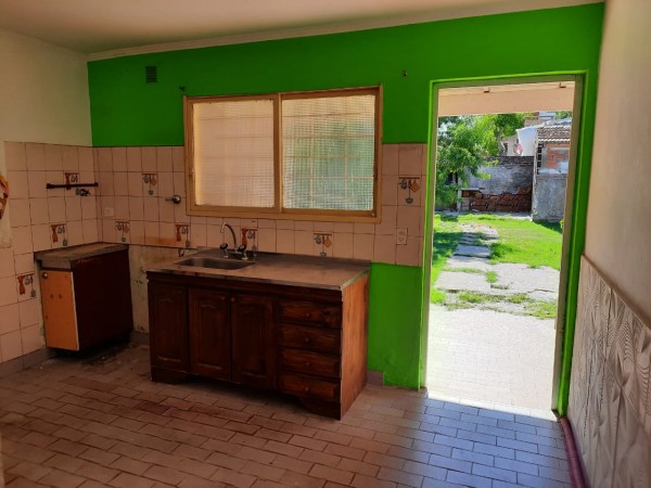 RETASADA SE VENDE CASA SOBRE AV. RAMIREZ SUR