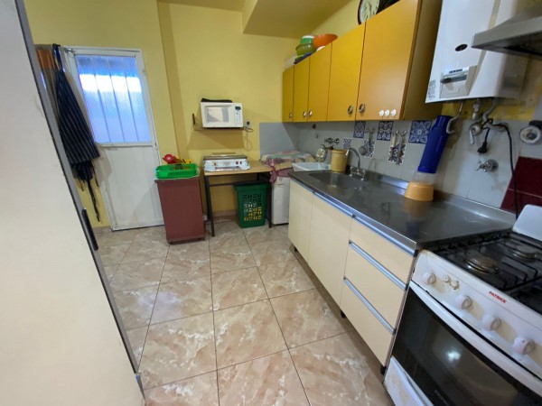 SE VENDE DEPARTAMENTO DE 3 DORMITORIOS CON COCHERA ZONA CENTRO