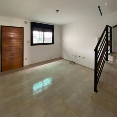 Venta Duplex sobre Florentino Ameghino casi Urquiza