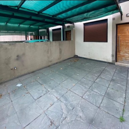 Venta Duplex sobre Florentino Ameghino casi Urquiza