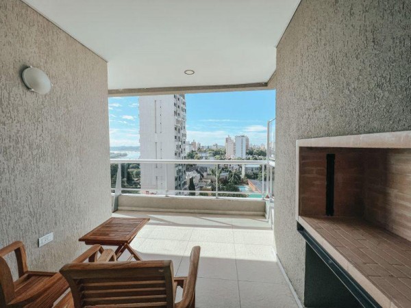 EN VENTA SEMIPISO ZONA PARQUE, DOS DORMITORIOS COCHERA Y BAULERA!