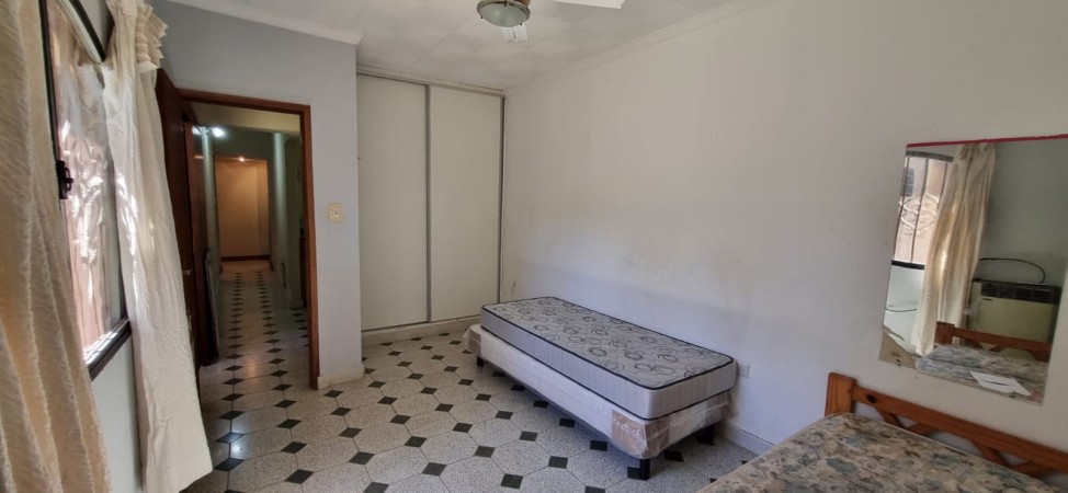 SE VENDE CASA FAMILIAR ZONA AV DE LAS AMERICAS Y A. PALACIOS