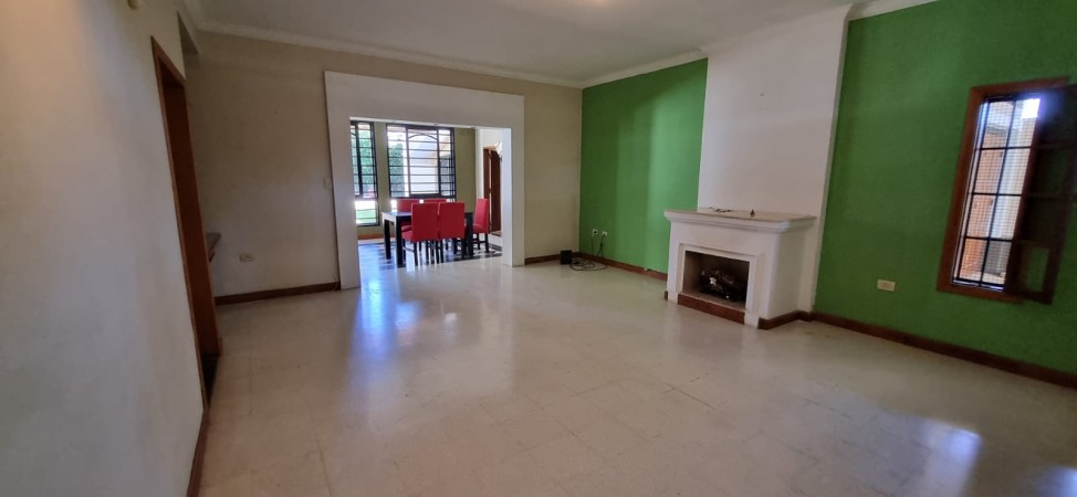 SE VENDE CASA FAMILIAR ZONA AV DE LAS AMERICAS Y A. PALACIOS