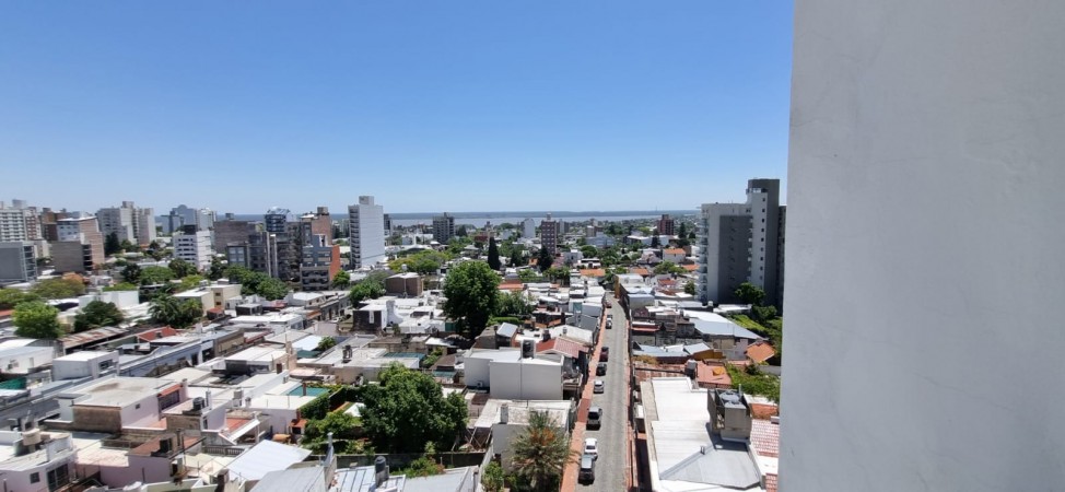 SE VENDE DEPARTAMENTO ZONA CENTRO CON VISTA AL RIO 