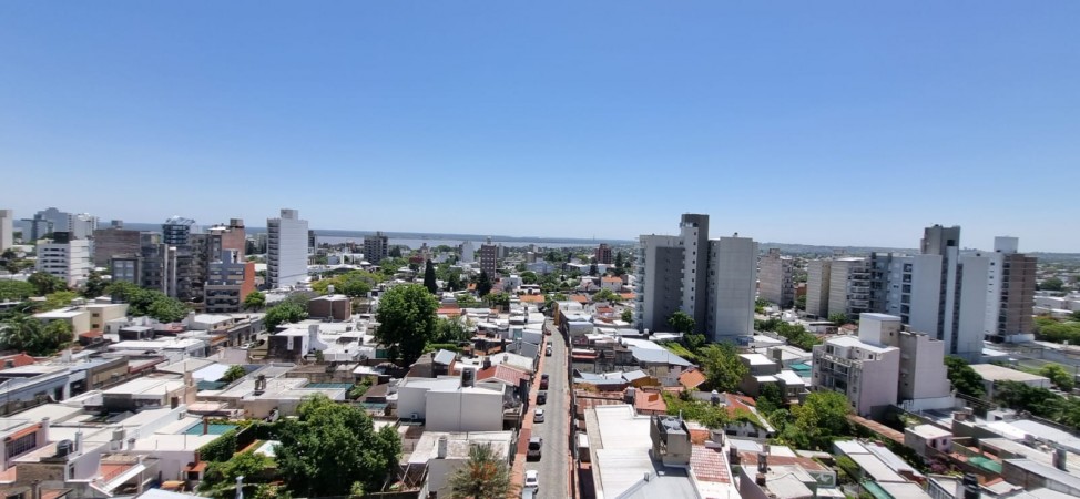 SE VENDE DEPARTAMENTO ZONA CENTRO CON VISTA AL RIO 