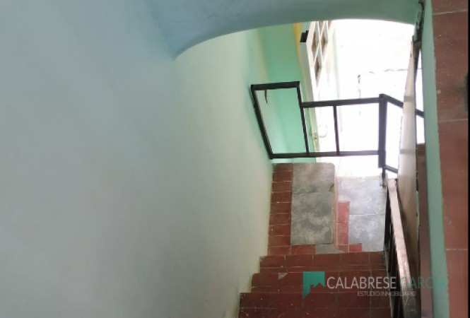 Alquilo departamento en Planta Alta de 1 dormitorio en Garrigo casi Miguel David