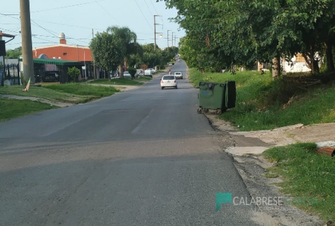 Alquilo departamento en Planta Alta de 1 dormitorio en Garrigo casi Miguel David