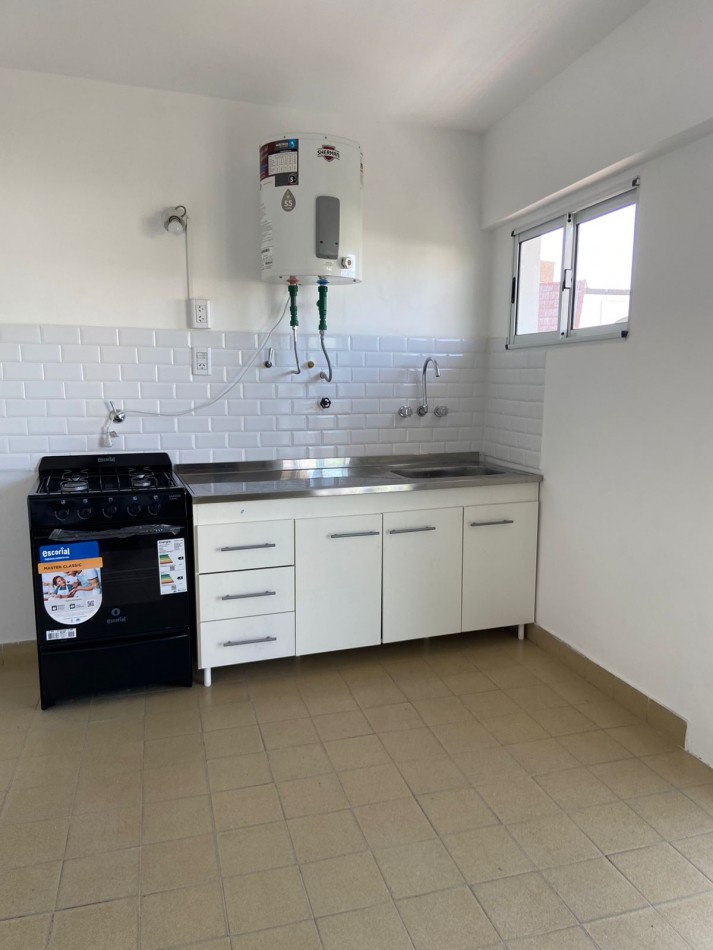 Vendo Dto 1 dorm por escalera zona Centro!