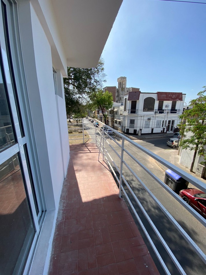 Vendo Dto 1 dorm por escalera zona Centro!