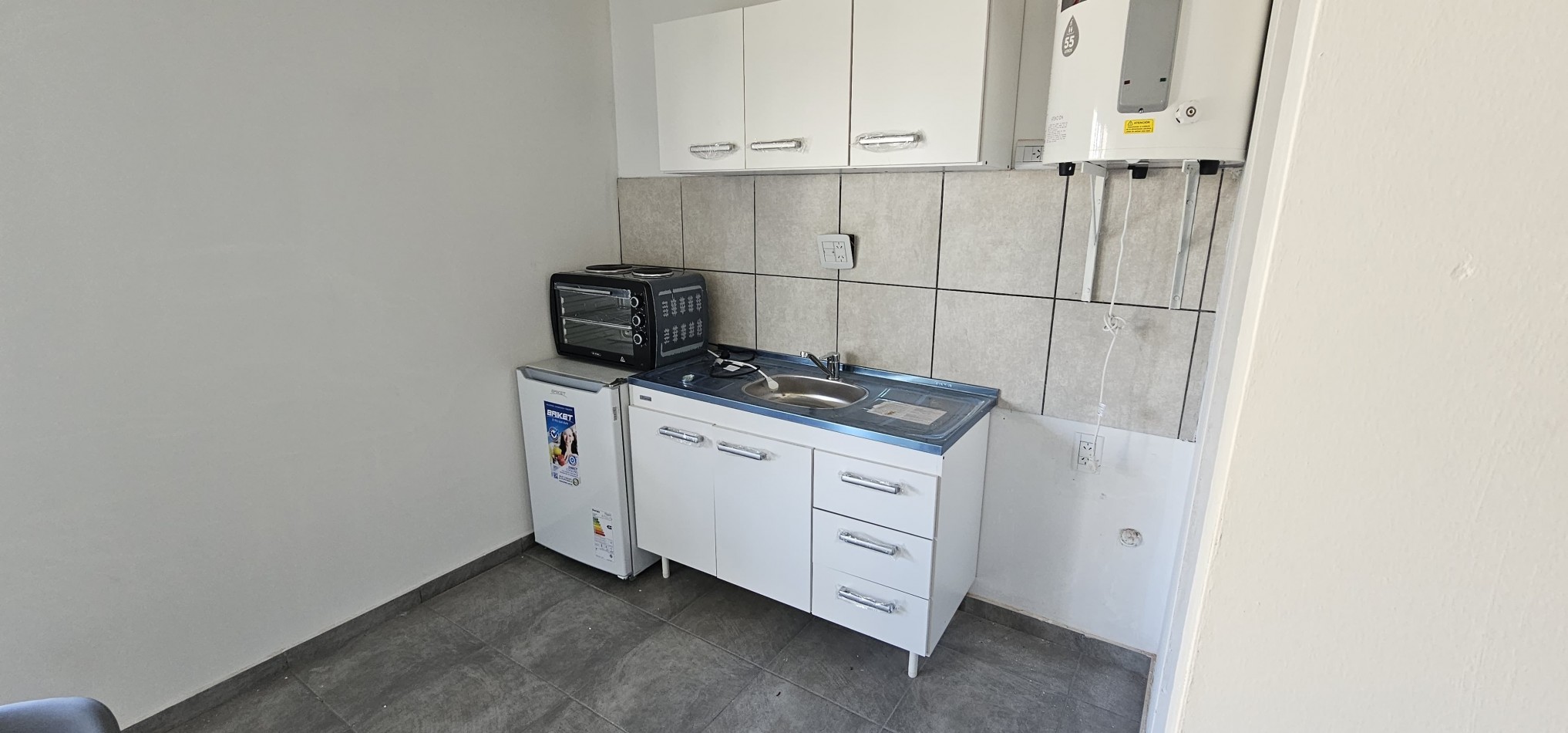 Vendo monoambiente en PB y PA  sin amoblar zona Castellaro!