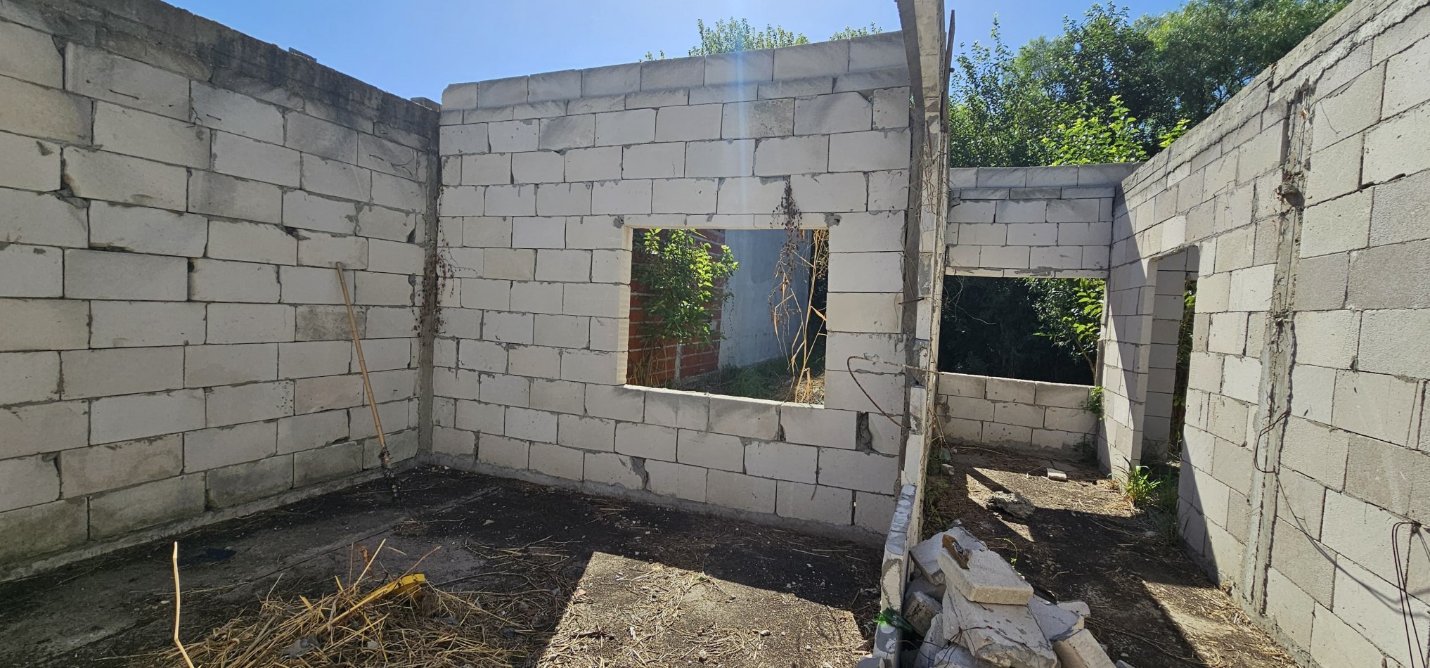 SE VENDE LOTE CON CONSTRUCCION A TERMINAR ZONA ECHEVERRIA Y BLAS PARERA