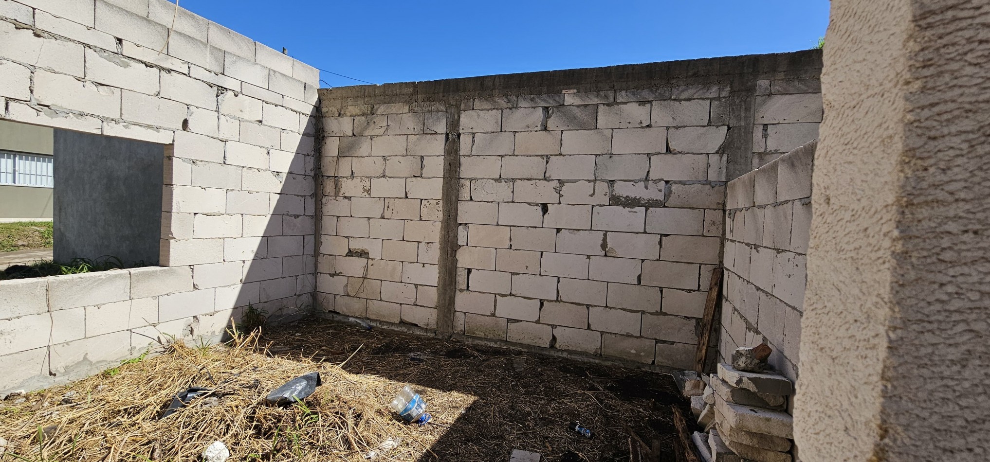 SE VENDE LOTE CON CONSTRUCCION A TERMINAR ZONA ECHEVERRIA Y BLAS PARERA