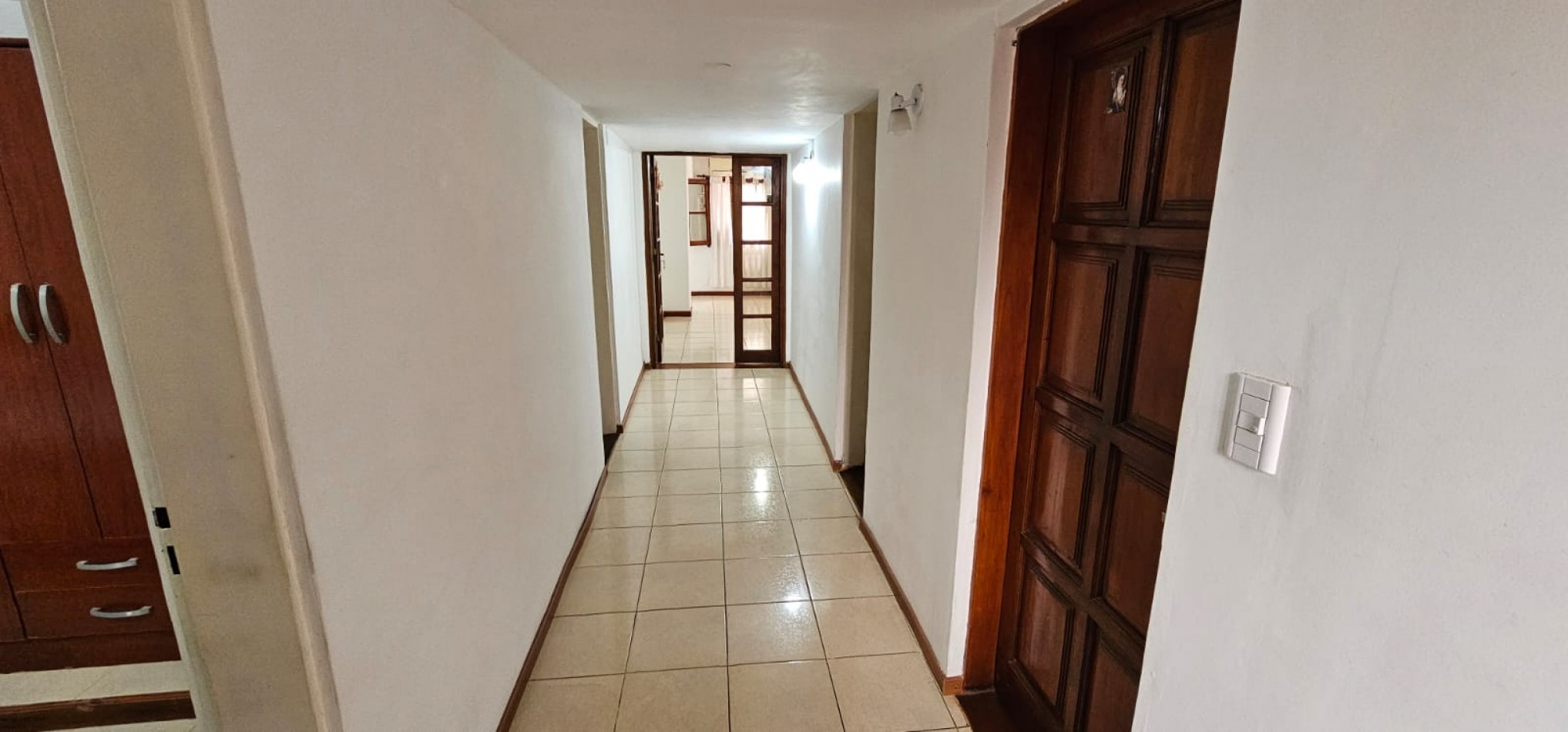 SE VENDE CASA DE TRES DORMITORIOS EN UNA PLANTA ZONA SANTA TERESITA