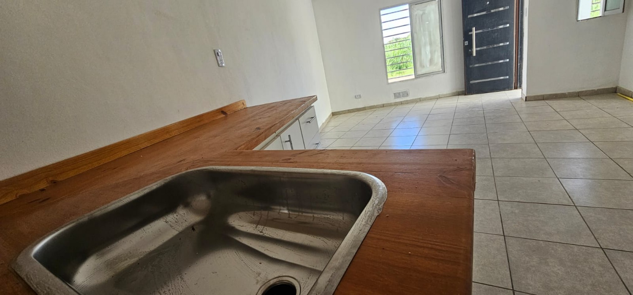 Se vende casa a estrenar zona Churrarin y Circunvalacion