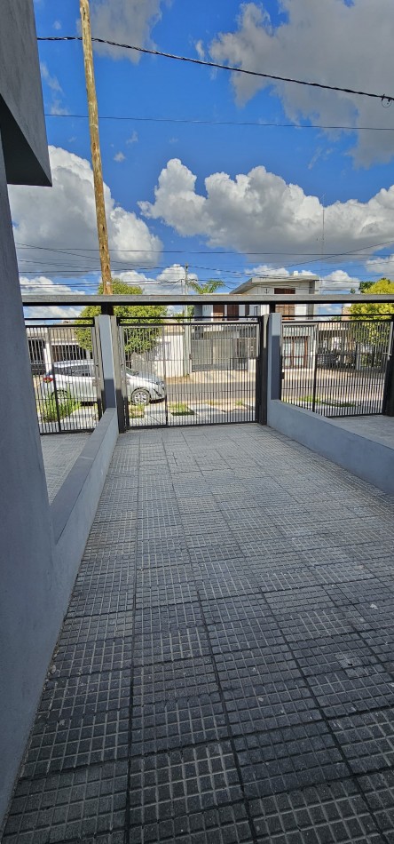 VENDO DUPLEX ZONA UNIVERSITARIO ENTREGA Y FINANCIACION