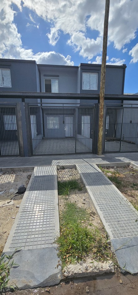 VENDO DUPLEX ZONA UNIVERSITARIO ENTREGA Y FINANCIACION