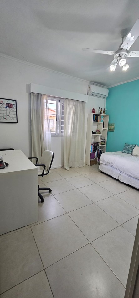 VENDO HERMOSA CASA 4 DORMITORIOS ZONA SANTA TERESITA!