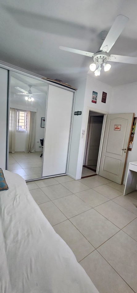 VENDO HERMOSA CASA 4 DORMITORIOS ZONA SANTA TERESITA!