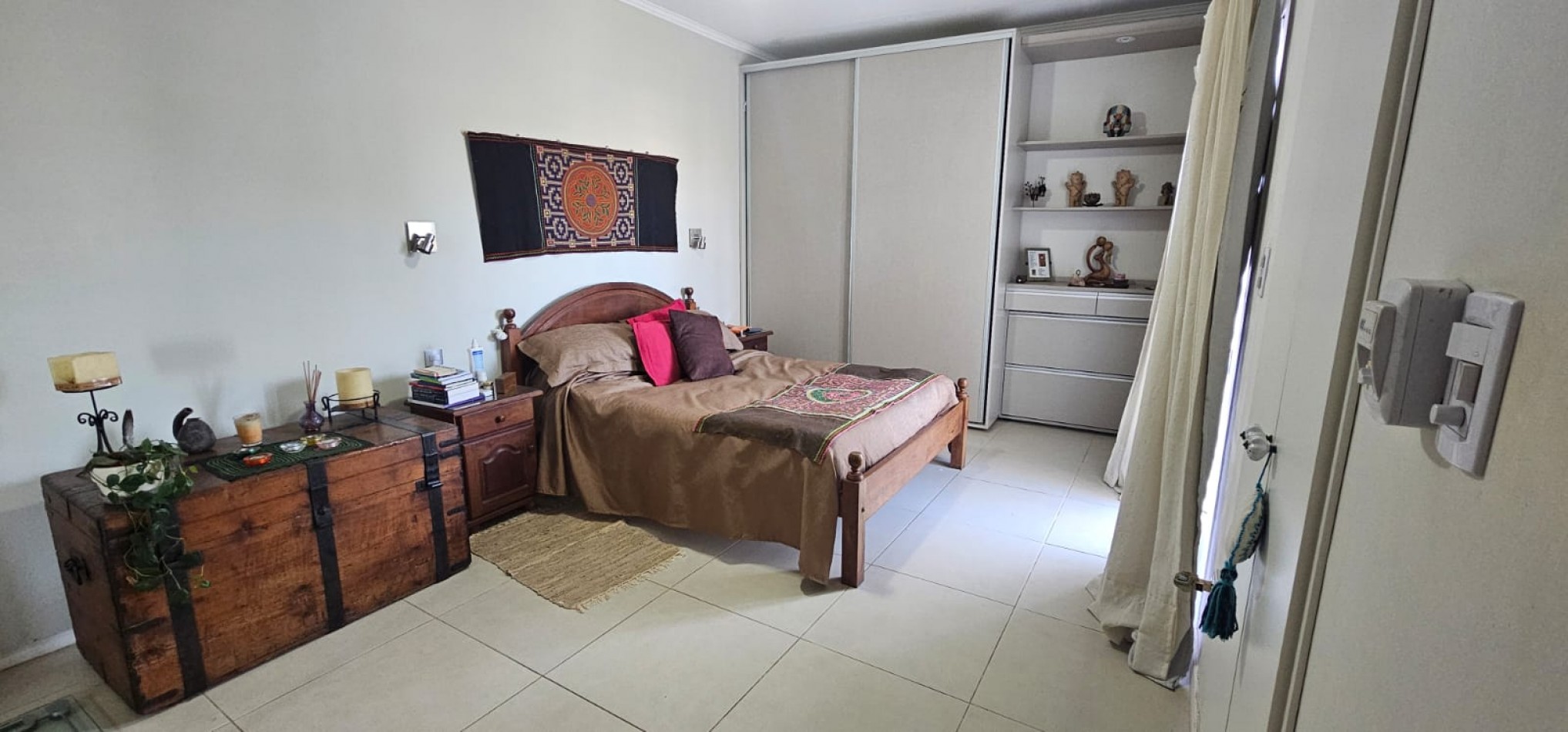 VENDO HERMOSA CASA 4 DORMITORIOS ZONA SANTA TERESITA!