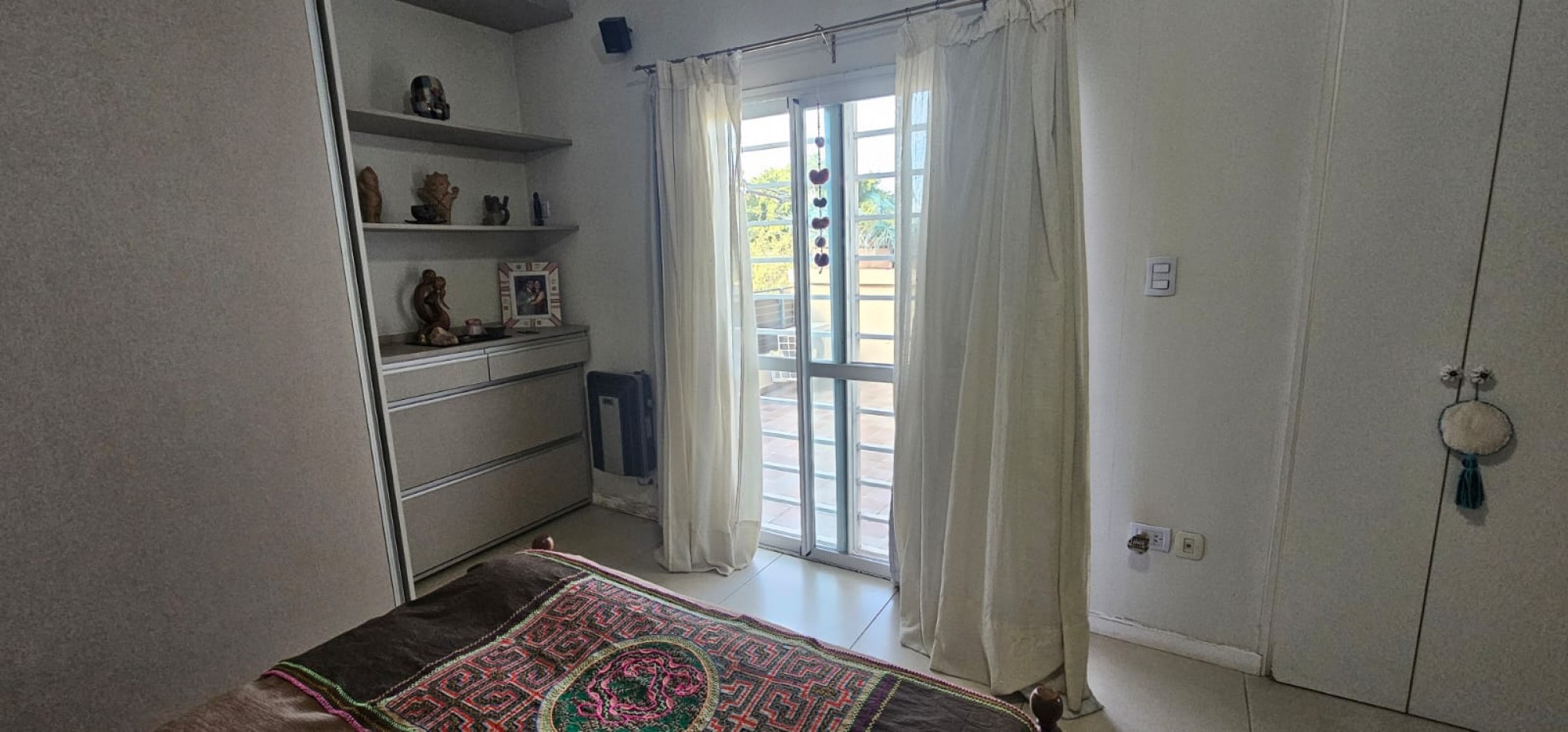 VENDO HERMOSA CASA 4 DORMITORIOS ZONA SANTA TERESITA!