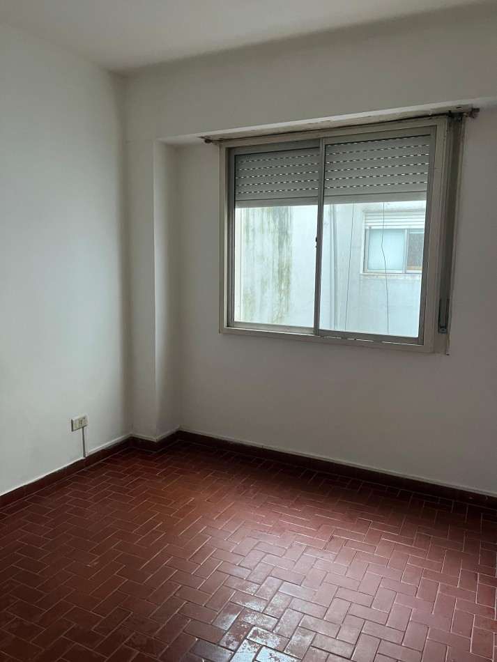 Vendo amplio departamento de 1 dorm. a una cuadra de PLAZA  DE MAYO