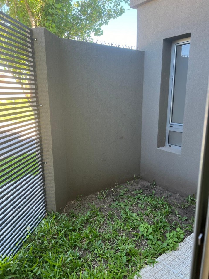 SE VENDE CASA TIPO DUPLEX DE 3 DORMITORIOS ZONA PARACAO