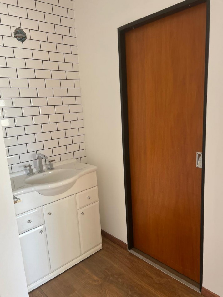 SE VENDE CASA TIPO DUPLEX DE 3 DORMITORIOS ZONA PARACAO