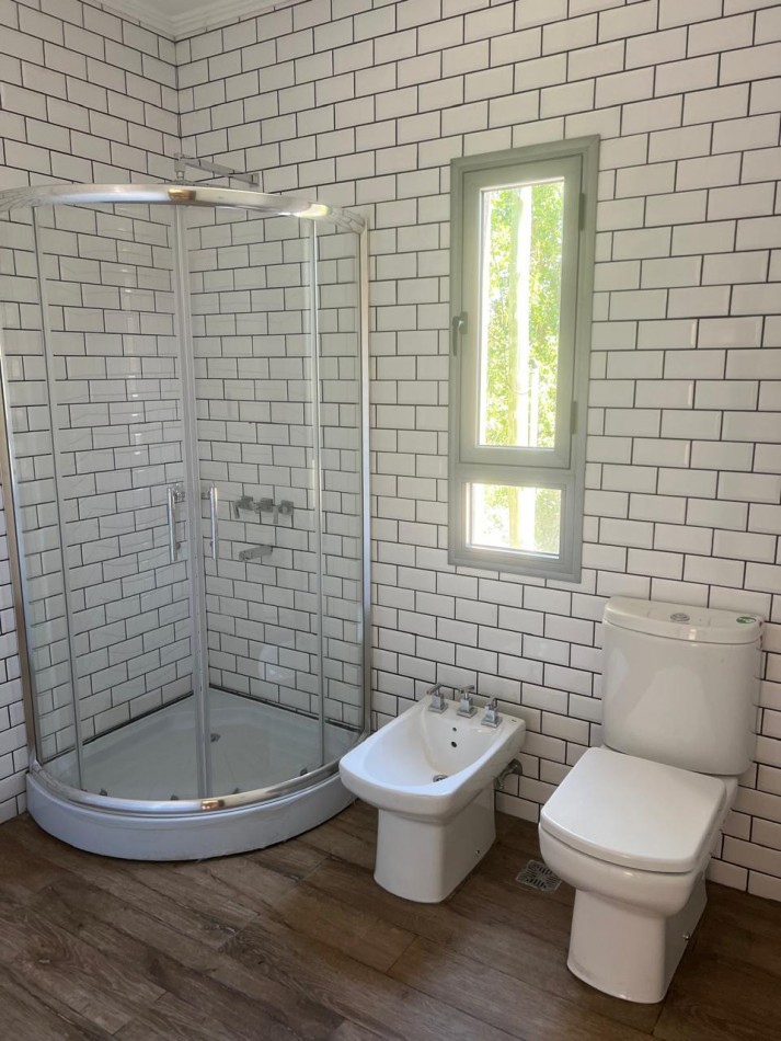 SE VENDE CASA TIPO DUPLEX DE 3 DORMITORIOS ZONA PARACAO