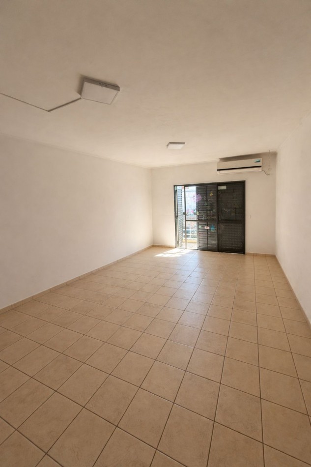 Se vende departamento zona Shoping Paseo del Parana