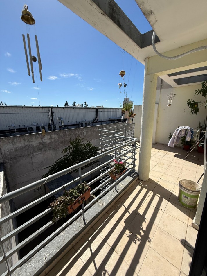 Se vende departamento zona Shoping Paseo del Parana